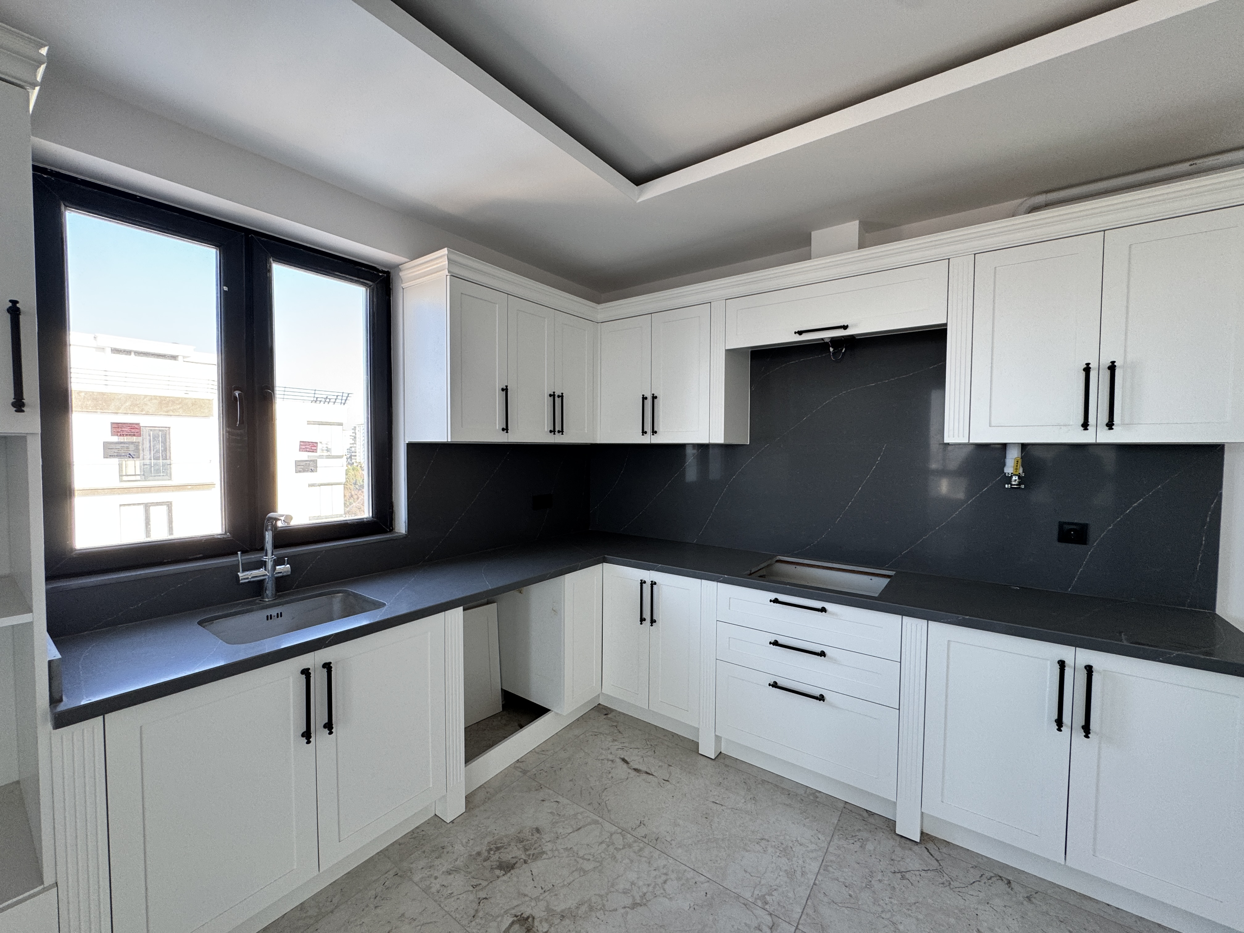 CANİK TÖRE TOWERS'TA ULTRA LÜX 3+1 245 METREKARE DAİRE